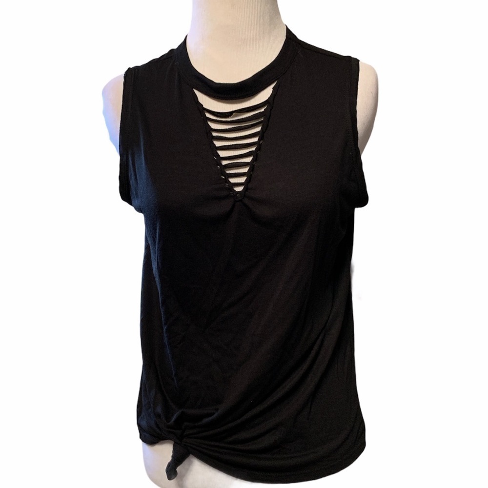 So brand black tank with cut out detailing, new